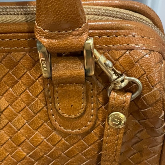❌Sold❌Vintage Fendi Brown Woven Leather Small Crossbody Bag - Picture 3 of 16